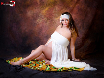 Modern Girl Maternity Photograph