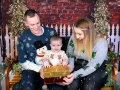glasgow christmas photography outdoor bench family