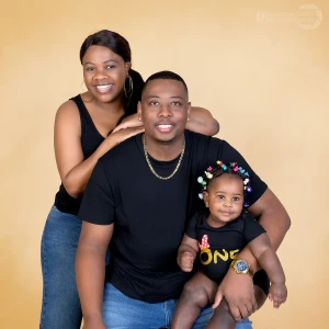 family photography glasgow studio beige background black tshirt