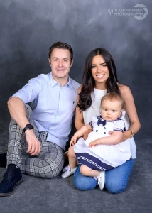 family photography glasgow studio gray background mom dad daughter