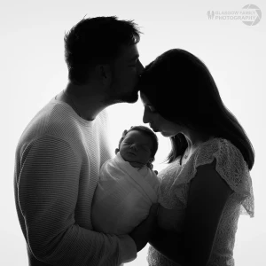 family photography glasgow studio silhouette kiss